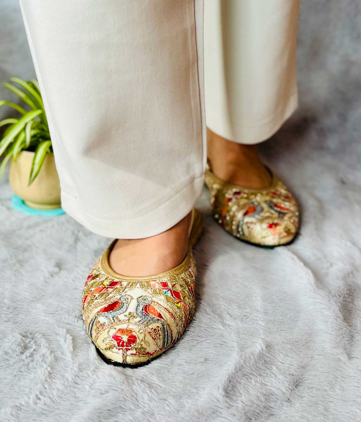Golden Heritage Embroidered Jutti – Women’s Traditional Footwear
